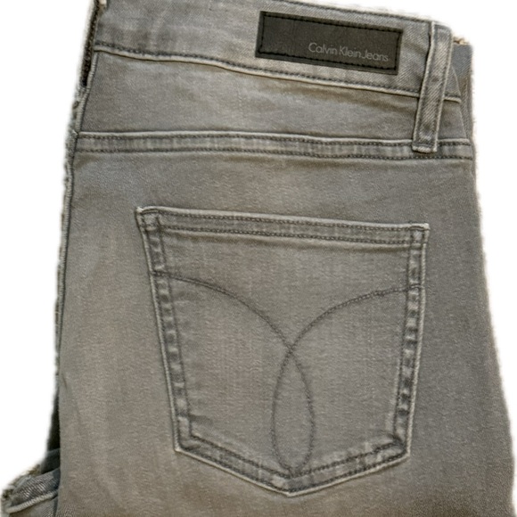 Calvin Klein Stonewashed Gray Denim-Ladies 8 - Picture 3 of 9
